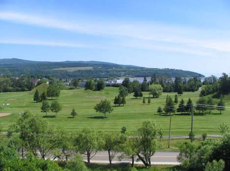 General view of the greens of the Murray Bay Golf Club in La Malbaie Historic District National Historic Site of Canada, 2005.; Geneviève Charrois, Parks Canada Agency / Agence Parcs Canada, 2005.