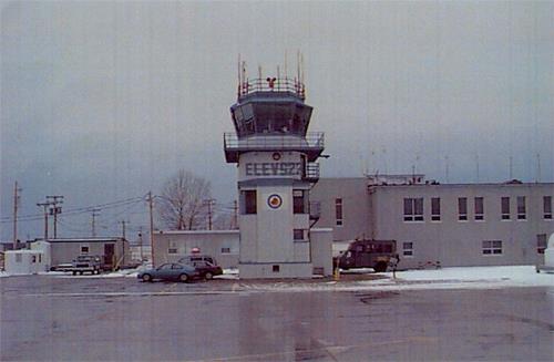 General view of the south facade of the former control tower.; Department of National Defence / ministère de la Défense nationale.