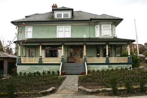 Exterior of Bunachie; City of New Westminster, 2008