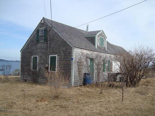Image of the Grant House showing its proximity to the Bay of Fundy.; Grand Manan Historical Society 2010