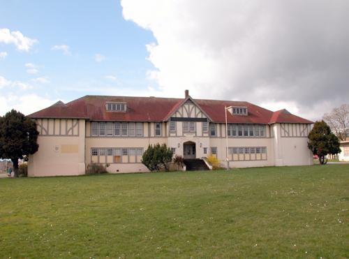 Exterior view of Mount View High School.; Derek Trachsel, District of Saanich, 2004.