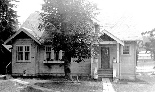 Exterior view, Hamilton Residence. (archival photo); Kelso Reed Collection.  N.D.