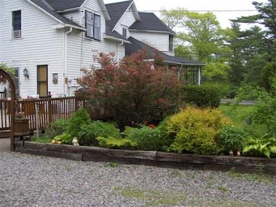Side view of the residence.; Jim Balcomb