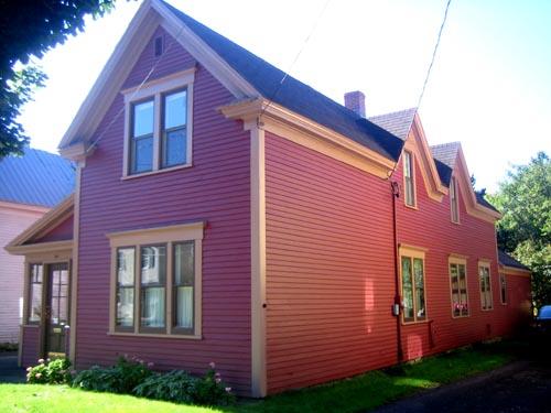 Image of the Scarr Cottage showing side view of dwelling; City of Fredericton