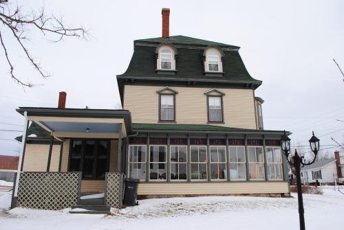 Side elevation; Province of PEI, Faye Pound, 2009
