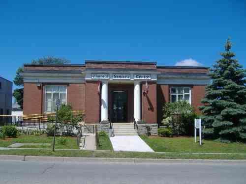 Front view of the former Carnegie Library on Ormond Street; Callie Hemsworth, 2008