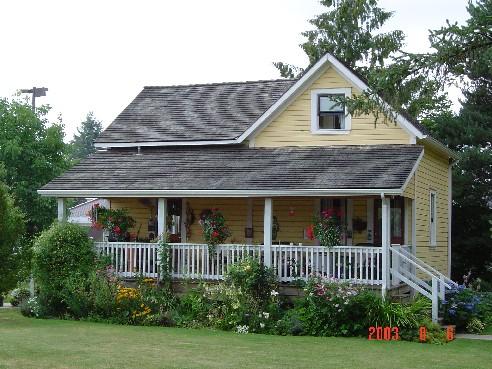 Exterior view of the Harrower House, August 2003; Township of Langley, Julie MacDonald, 2003.