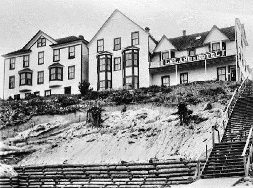 Leland Hotel, 1920s; Village of Nakusp, 2009