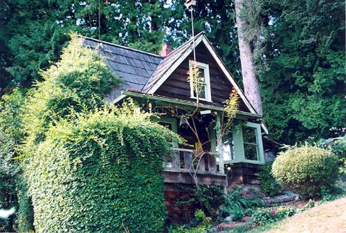 Exterior view of the Byrnes Properties, 2003; City of Maple Ridge, 2003