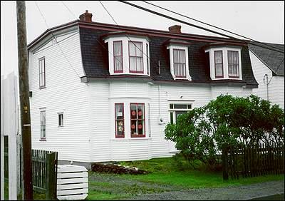 James Groves House front facade, 99 Church Road, Bonavista.; HFNL 2004