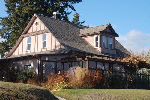 251 5th Street SE - Gabe's Bunkhouse; City of Salmon Arm, 2011