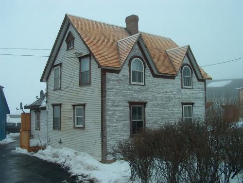 View of the left and main facades of John Mifflin House, Bonavista, NL.; © HFNL 2009