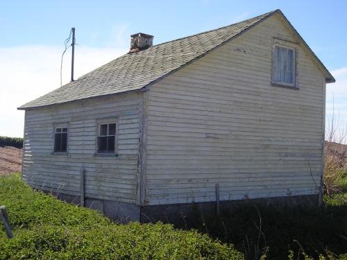View of the left and rear facades of Jenkins House, Durrell, Twillingate, NL. Photo taken 2011. ; © HFNL 2011