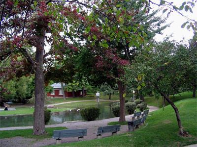 Westmount Park (1898-1899) and its pavilion (1929, MacDougall); Parks Canada / Parcs Canada