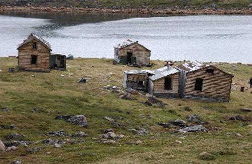 Wager Inlet HBC post setting, Ukkusiksalik National Park of Canada, Nunavut; Parks Canada Agency / Agence Parcs Canada, 2011.