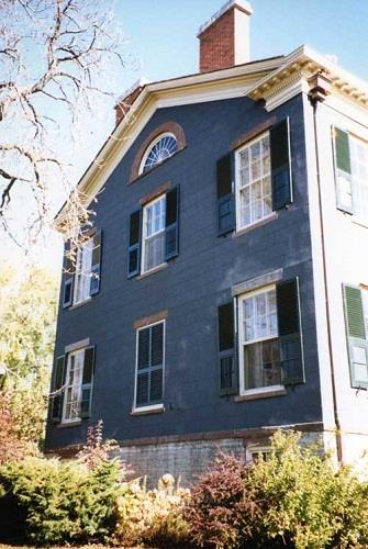 West elevation of Bluestone House showing five 6/6 windows and one false window – 1989; OHT, 1989