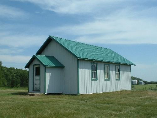 West-facing entrance, 2004.; Government of Saskatchewan, Lisa Dale-Burnett, 2004.
