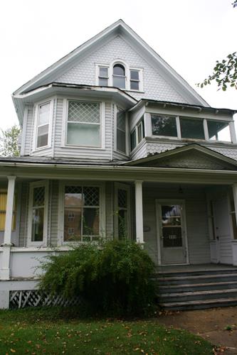 Main elevation from the south of the Jackson House, Brandon 2013; Historic Resources Branch, Manitoba Tourism, Culture, Heritage, Sport and Consumer Protection, 2014
