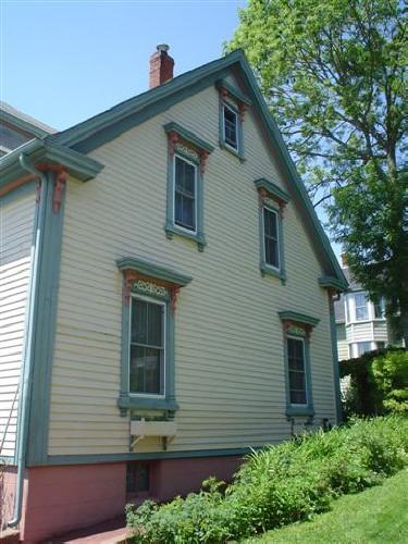 William Smith House, Old Town Lunenburg, east façade, 2004; Heritage Division, NS Dept. of Tourism, Culture and Heritage, 2004