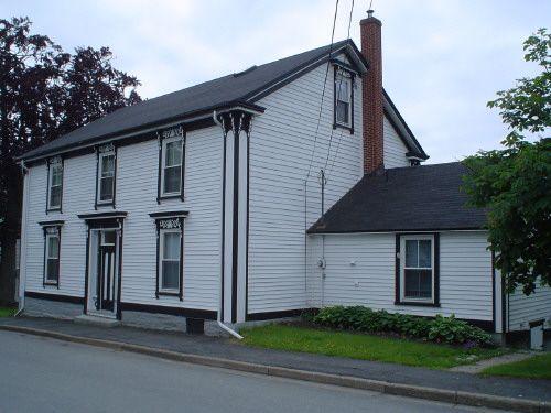 St. John's Rectory, Old Town Lunenburg, north façade, 2004; Heritage Division, Nova Scotia Department of Tourism, Culture and Heritage, 2004
