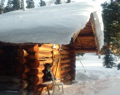 Raven Cabin Bunkhouse, side view, 2017.; Agence Parcs Canada / Parks Canada Agency, 2017.