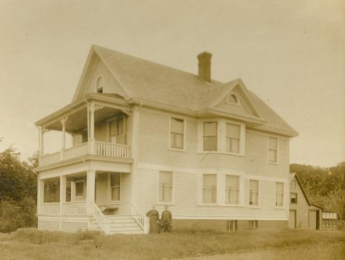 Maggie and Jesse Wright, circa 1920; Garth Clark Private Collection