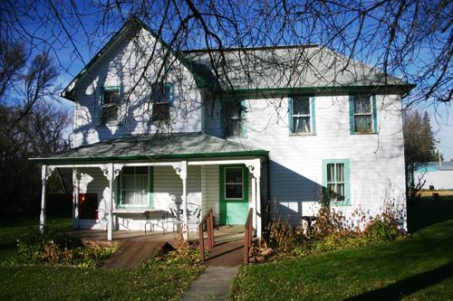 Exterior view of Leander Lawlor House, Kenton, 2014.; Historic Resources Branch, Manitoba Tourism, Culture, Heritage, Sport and Consumer Protection, 2015