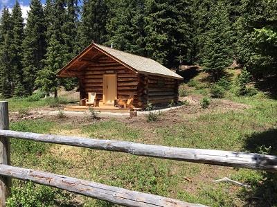 Wolverine Cabin Classified Federal Heritage Building; Agence Parcs Canada / Parks Canada Agency, 2017.