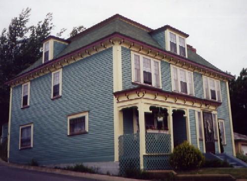 View of front facade and left side of Mark Gosse Residence, Spaniard's Bay.; Heritage Foundation of Newfoundland and Labrador 2004