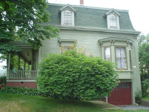 John B. Young House, New Town Lunenburg, west façades, 2004; Heritage Division, NS Dept. of Tourism, Culture and Heritage, 2004