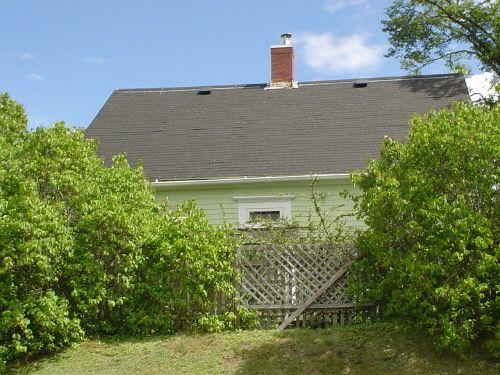 Naas House, New Town  Lunenburg, from the driveway, 2004; Heritage Division, Nova Scotia Department of Tourism, Culture and Heritage, 2004