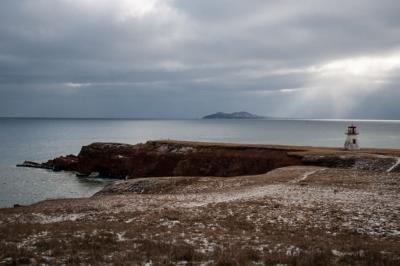 General view of lighthouse by the Gulf of St. Lawrence; Agence Parcs Canada | Parks Canada Agency, Luc Miousse, 2015.