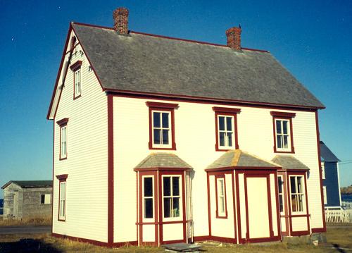 Exterior photo, main facade of the Henry Tremblett House, Bonavista, NL.; HFNL 2004