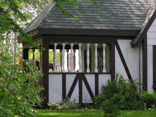 R.O. McCurdy House, porch detail, 2004; Heritage Division, NS Dept. of Tourism, Culture and Heritage, 2004
