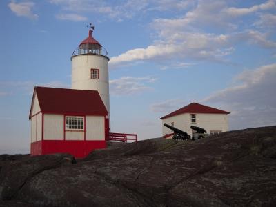 General view of Île Verte Lighthouse; Agence Parcs Canada | Parks Canada Agency, Valérie Busque, 2009.