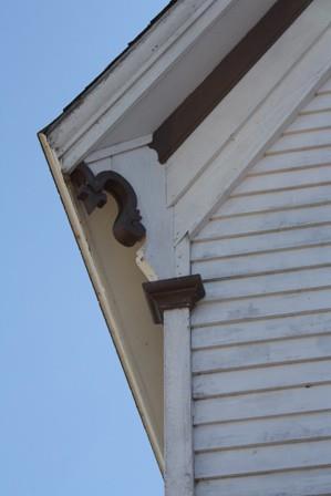 Corner brackets; Province of PEI, F. Pound, 2009