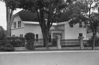 Historic photograph of the Rideau Hall Visitor Centre; Parks Canada, Canadian Inventory of Historic Building | Agence Parcs Canada, Inventaire des bâtiments historiques du Canada