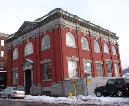 View of the front and right facades of the Commercial Cable Company Building, St. John's, NL.; © HFNL 2005