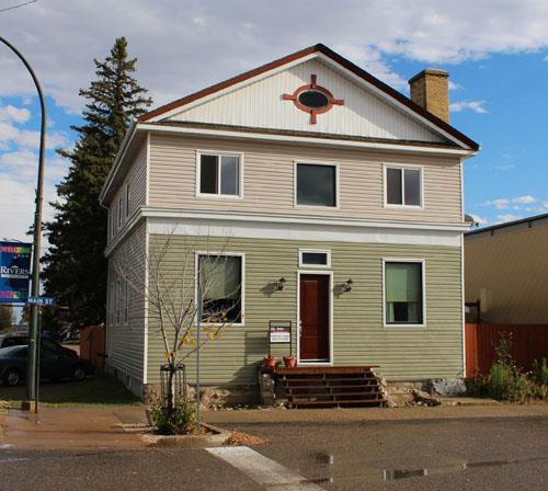 Main Facade, Canadian Bank of Commerce, Rivers 2017; Historic Resources Branch, Manitoba Sport, Culture and Heritage, 2017