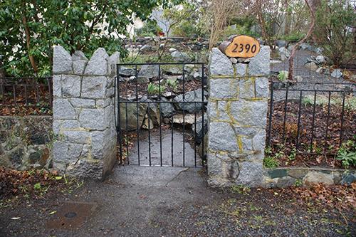 2390 Oak Bay Avenue; District of Oak Bay, 2017