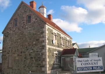 Exterior view of front and side facades before restoration.  Photo taken November 29, 2006.; Christopher J Newhook 2006/ HFNL 2006