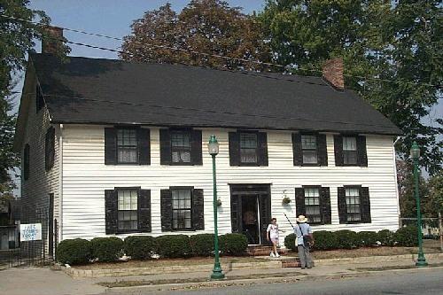 Georgian-style home with rare French-Canadian chimney arrangement.; City of Windsor, Nancy Morand