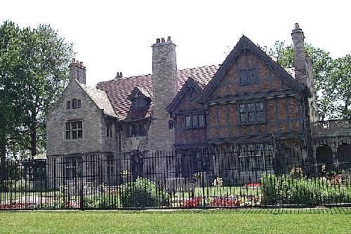 Grand Edwardian manor house in Tudor Revival style.; City of Windsor, Nancy Morand