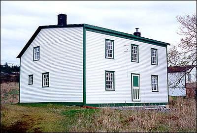 View of front facade and left side of the Lawlor House, Trinity East, NL.; Heritage Foundation of Newfoundland and Labrador, 2005