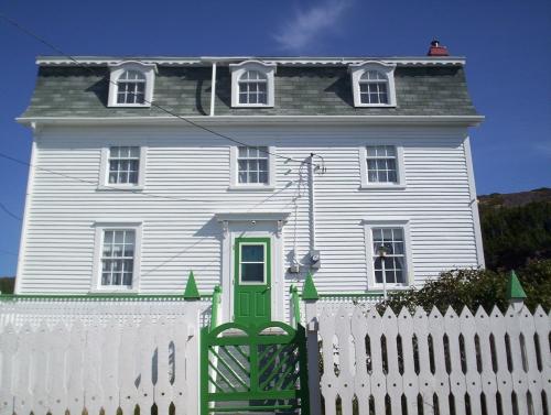 View of main facade of the John Quinton Limited Residence, Red Cliffe, NL, taken September 24, 2006; HFNL/Dale Jarvis 2006