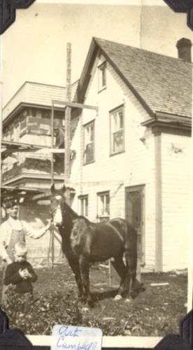 Roof construction, Art Campbell 1917; E. Rhodes photo, Bonnie A. Townshend Collection
