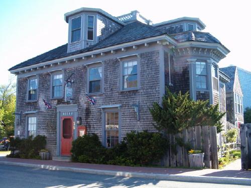 George Gracie House, Side Perspective, 2004; Heritage Division, NS Dept. Tourism, Culture and Heritage, 2004