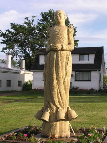 Zion Baptist Church, Truro, tree sculpture of Portia White, 2004; Heritage Division, NS Dept. of Tourism, Culture and Heritage, 2004