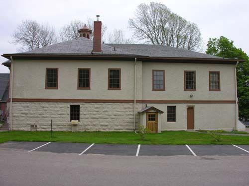 Side elevation, Annapolis County Court House, Annapolis Royal, 2005.; Heritage Division, NS Dept. of Tourism, Culture and Heritage, 2005.