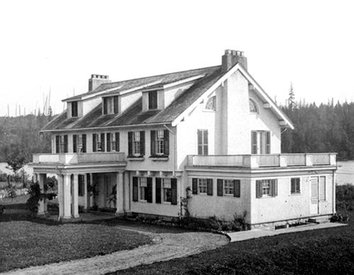 Early view of the front of Deerholme; Personal collection of Esmee Mansell, daughter of Fred L. Townley
